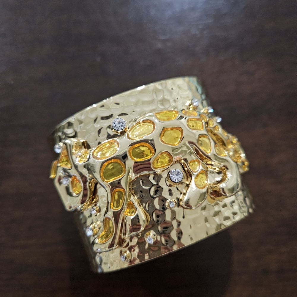 Cuff bracelet like new!